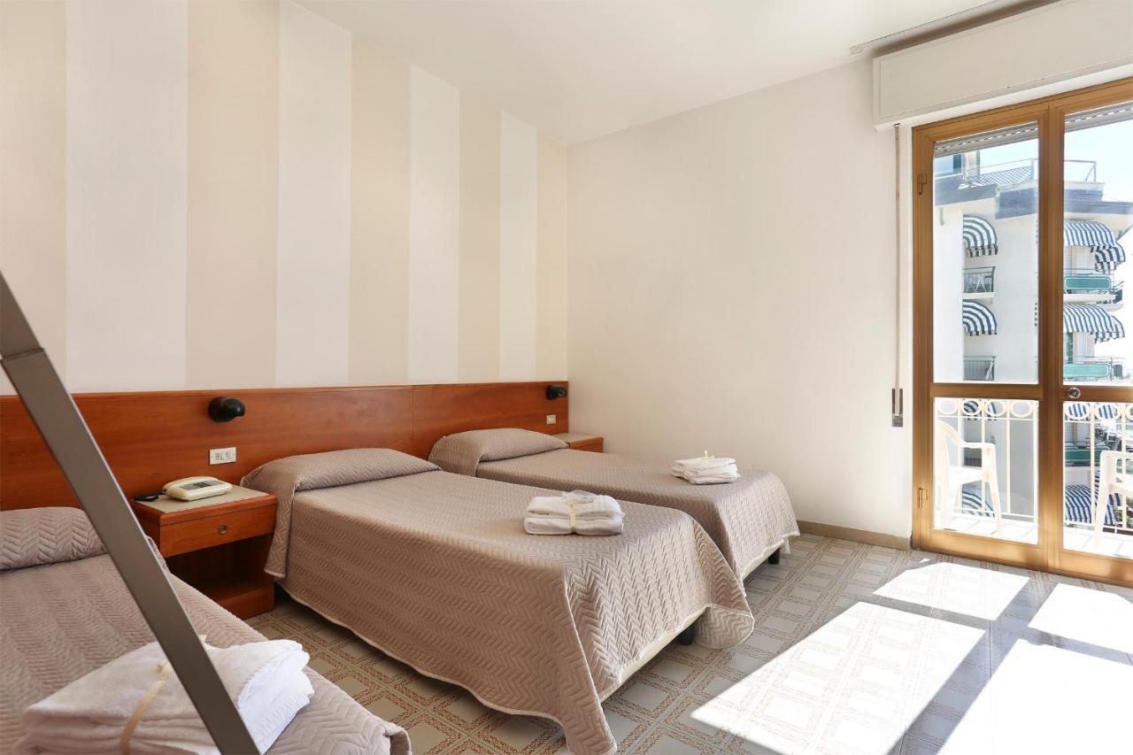לידו די קאמאיורה Hotel Brunella מראה חיצוני תמונה