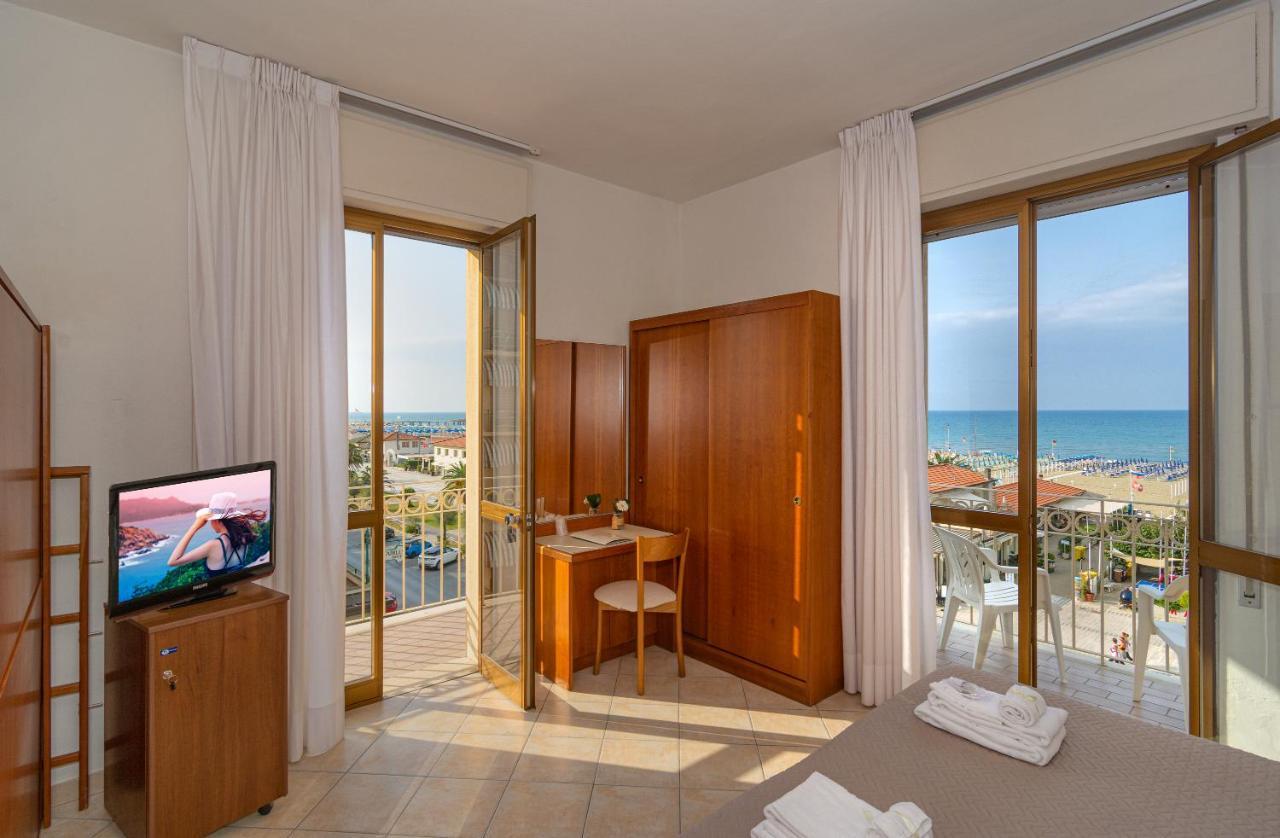 לידו די קאמאיורה Hotel Brunella מראה חיצוני תמונה