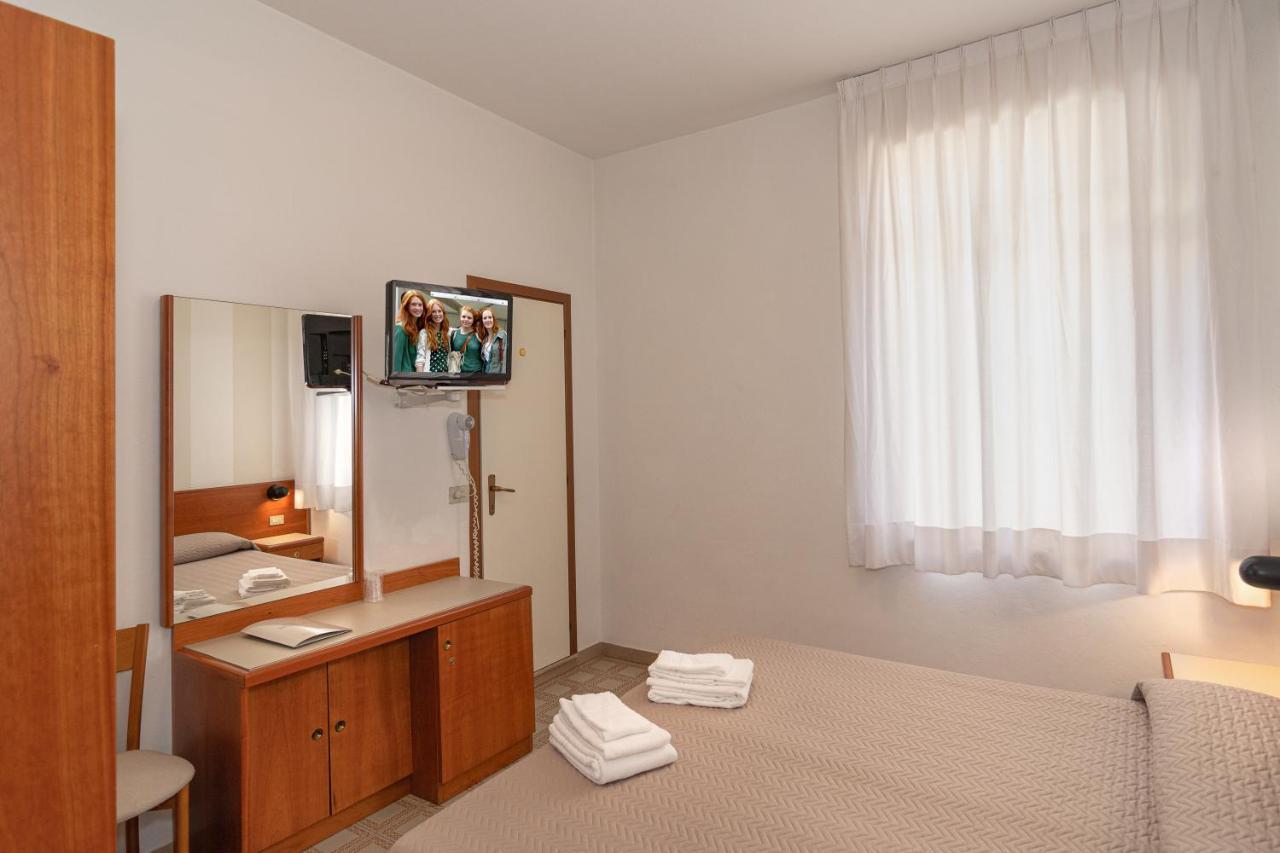 לידו די קאמאיורה Hotel Brunella מראה חיצוני תמונה