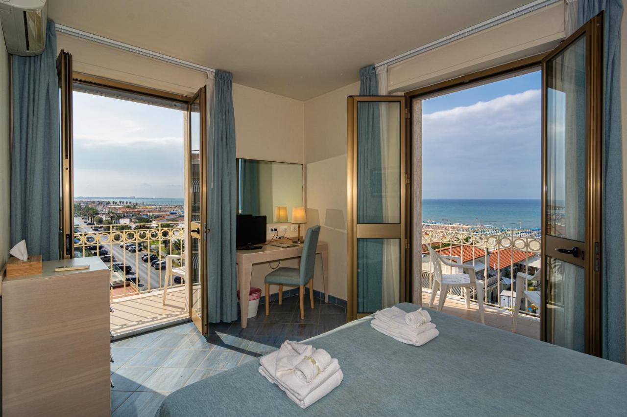 לידו די קאמאיורה Hotel Brunella מראה חיצוני תמונה