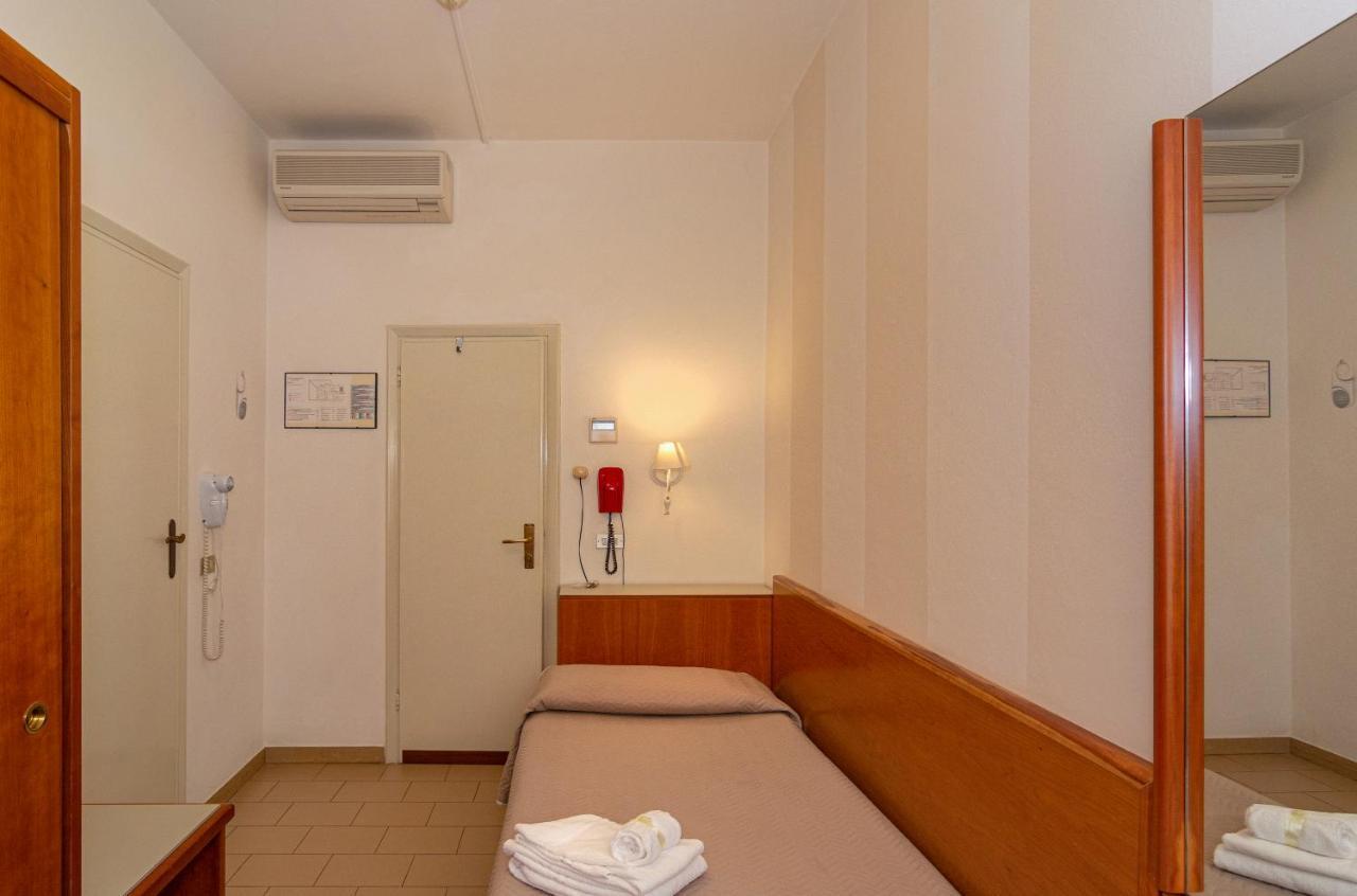 לידו די קאמאיורה Hotel Brunella מראה חיצוני תמונה