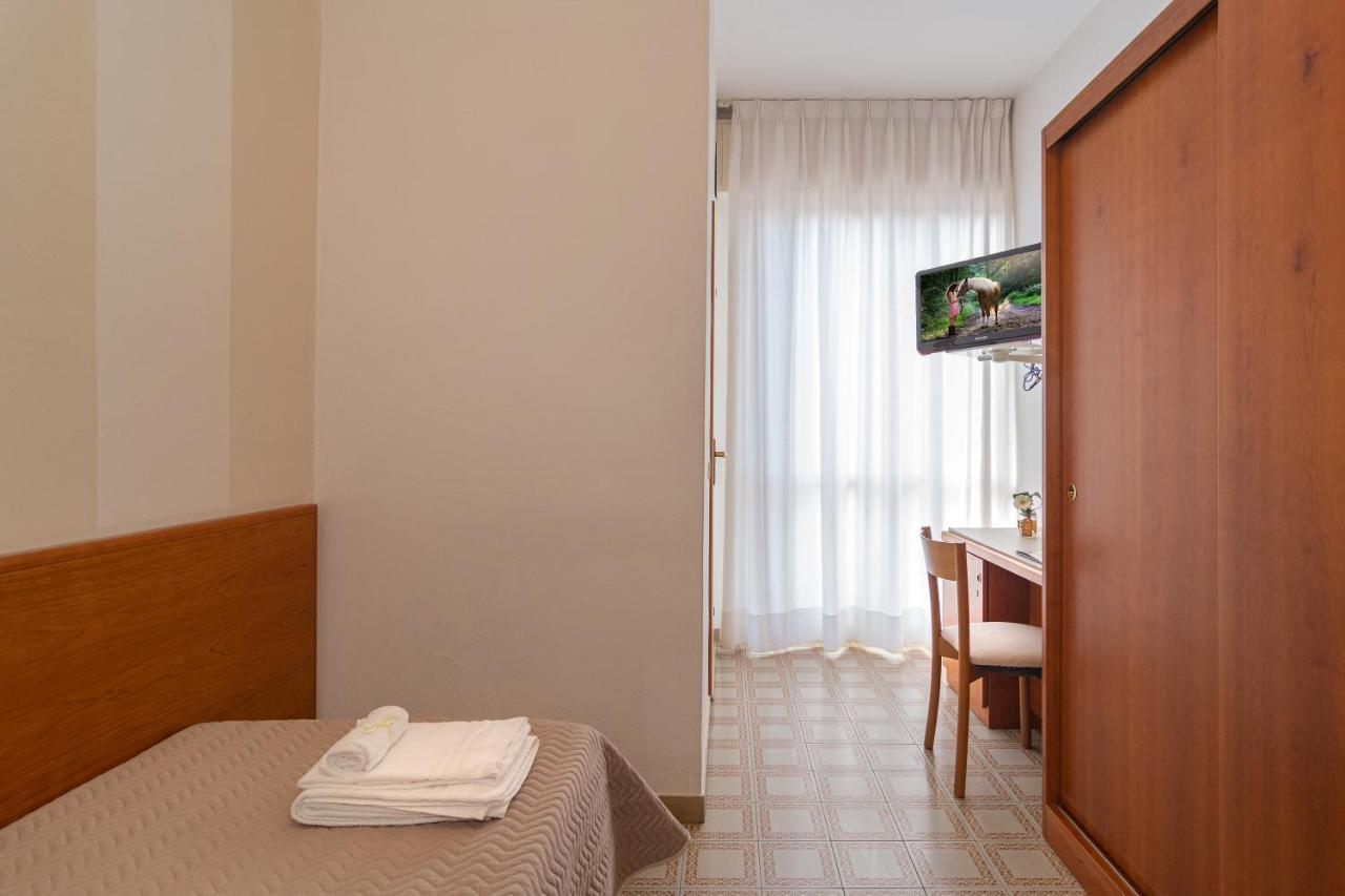 לידו די קאמאיורה Hotel Brunella מראה חיצוני תמונה